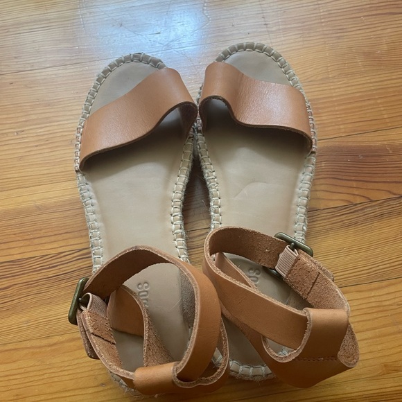 Like new Soludos espadrilles - Picture 2 of 2